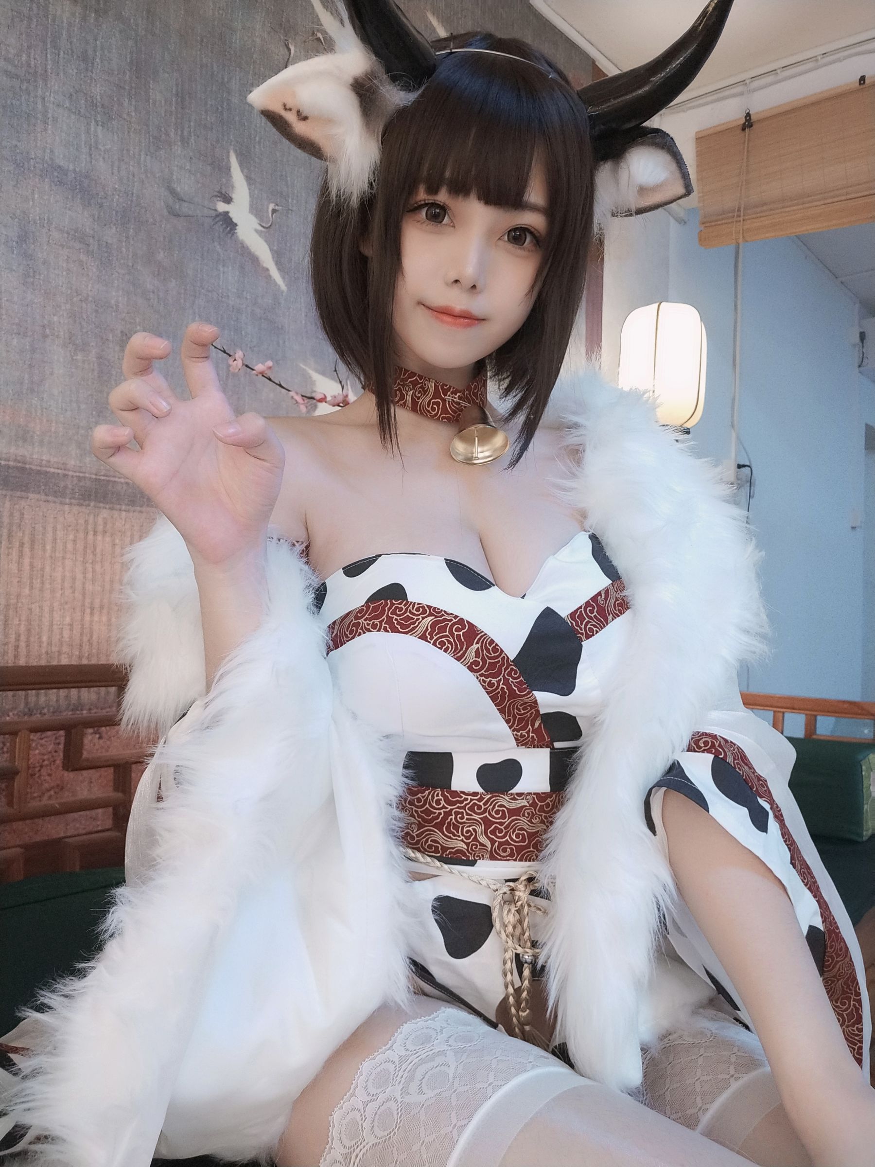 [网红COSER写真] 萌系小姐姐蜜汁猫裘 – 奶牛-二爷美图分享,Cosplay美图,私房写真,套图下载